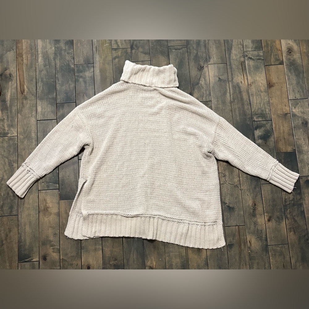 Aerie Cream White Knit Oversized Turtleneck Sweater Size Medium